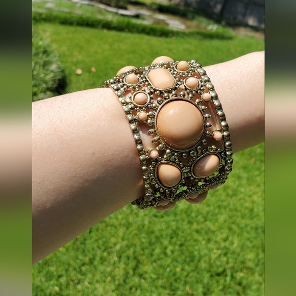 Antique Boho gold tone caramel beaded cuff stretch bracelet - Picture 4 of 5